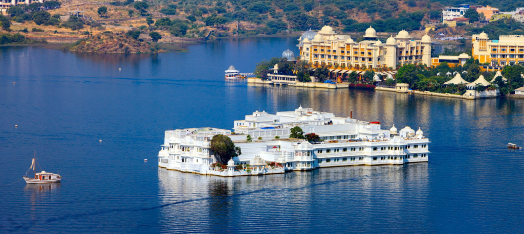 Udaipur City Palace and Lake Pichola heritage views
